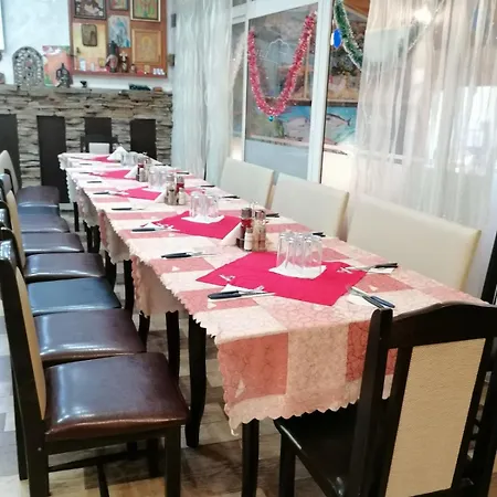 Отель Family Four Seasons 2*