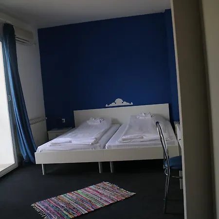 Family Four Seasons Отель 2*