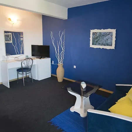 Family Four Seasons Hotel 2*