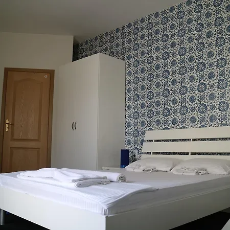 семеен четири сезона Хотел 2*