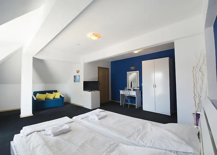 Family Four Seasons Țarevo