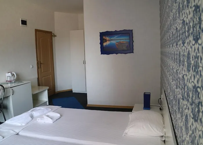 Family Four Seasons 2* Țarevo