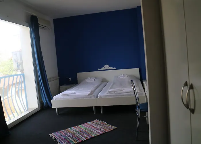 Family Four Seasons Hotel 2*